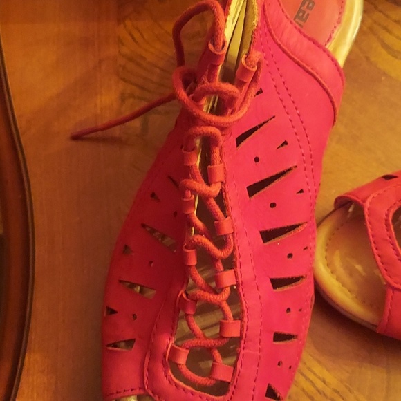 Earth  Brand suede lace up sandals - Picture 2 of 3